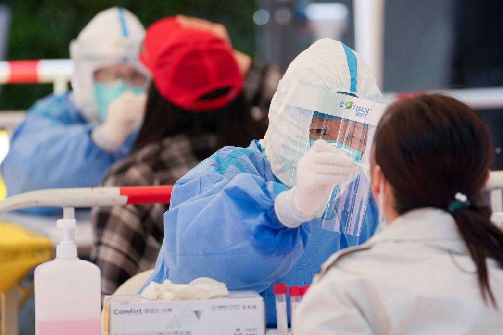 抓实抓细在京单位和项目疫情防控